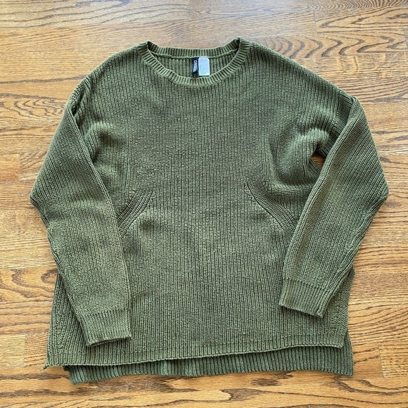 H&M army green crew neck sweater - Picture 1 of 5